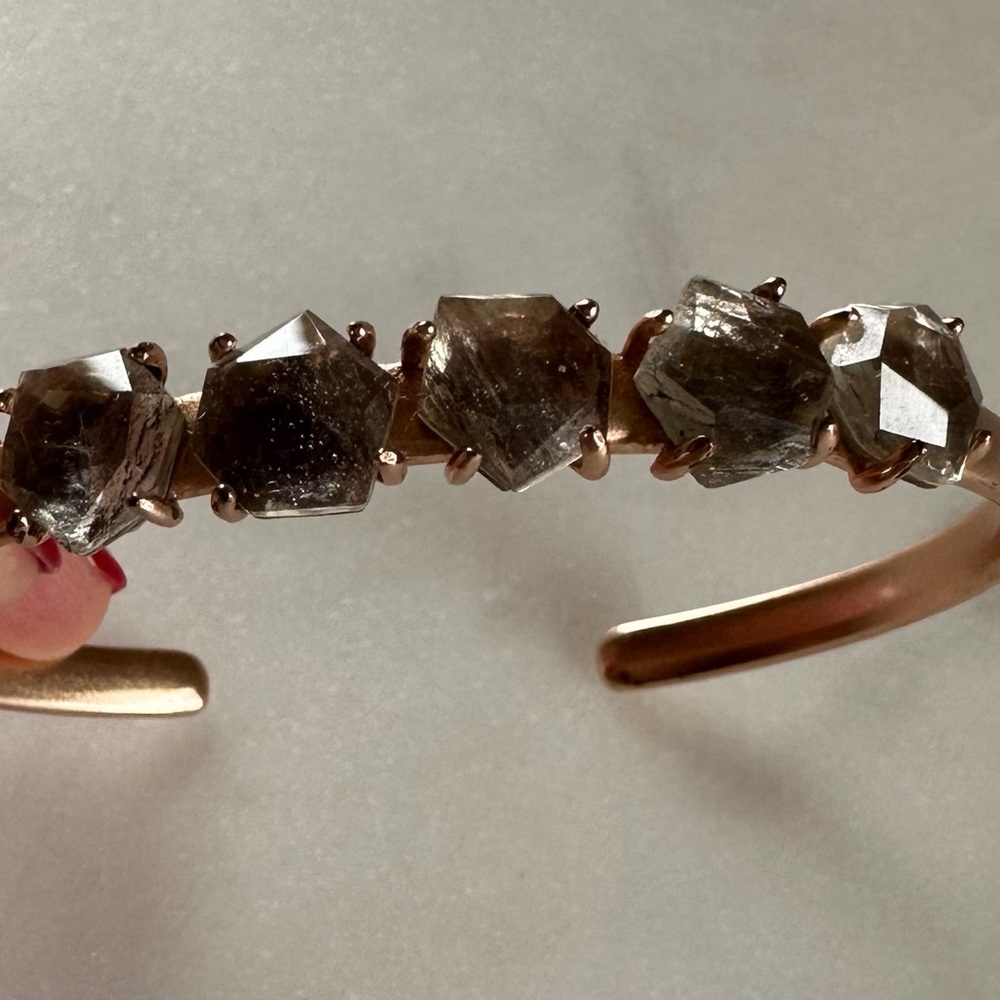 Elegant Gold and Black Stone Bracelet